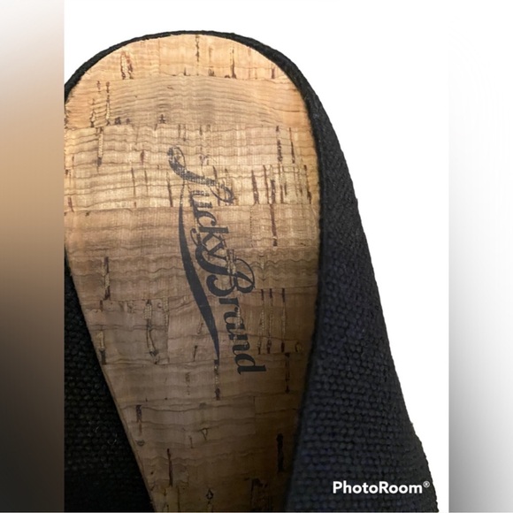 Lucky Brand cork wedges with black criss cross canvas straps - Picture 3 of 11